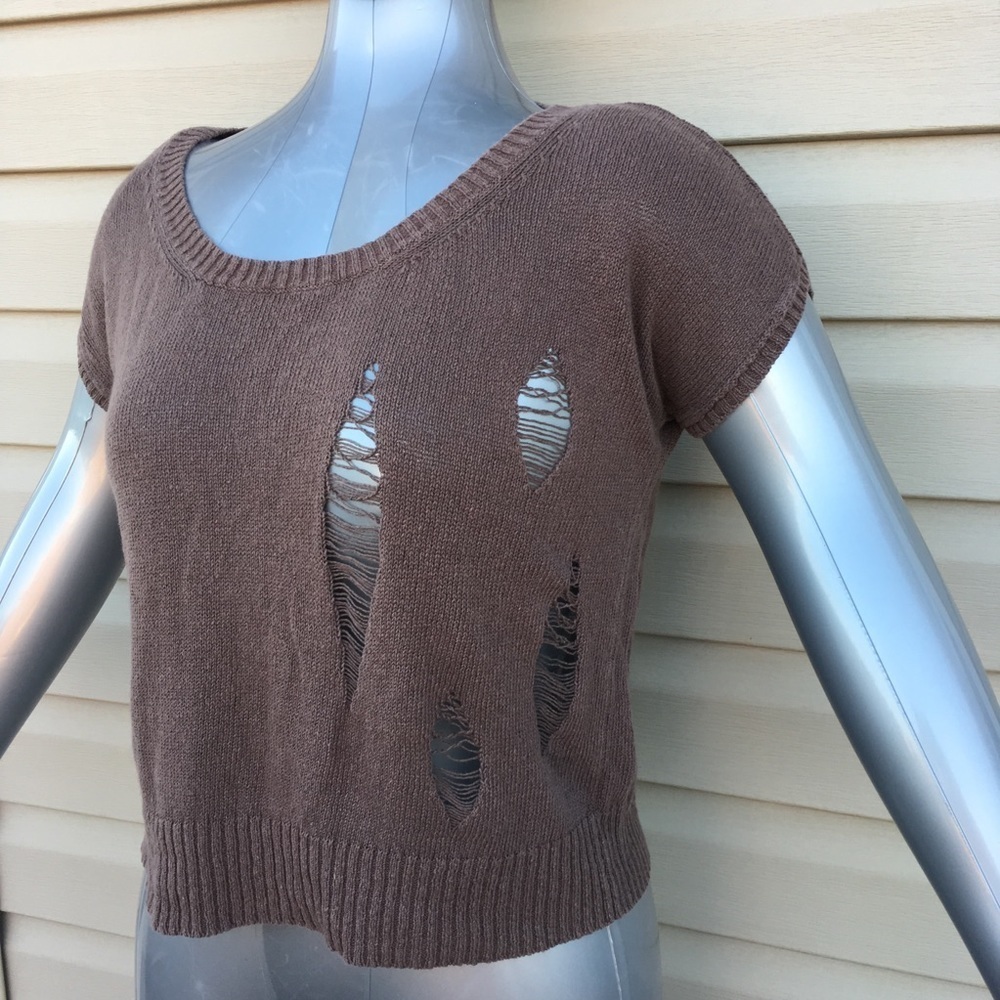 SHAE Distressed Light Linen Cotton Blend Top - S